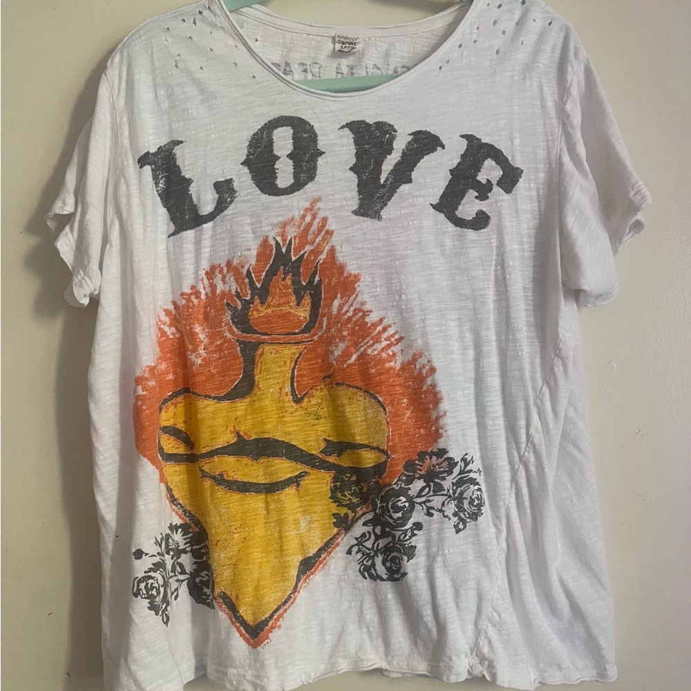 Magnolia Pearl White Graphic T-Shirt with Love Print
